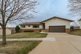 4400 Mnr Vw Dr NW, Rochester, MN 55901 - Photo 32