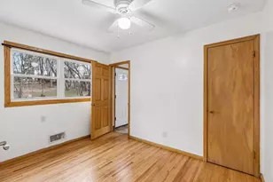 395 Eldridge Ave W, Roseville, MN 55113 - Photo 12