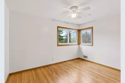 395 Eldridge Avenue W, Roseville, MN 55113 - Photo 20