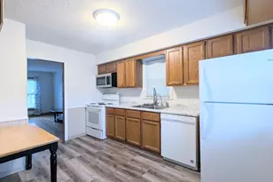 1618 Beech St, Saint Paul, MN 55106 - Photo 2