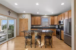 9980 Indigo Dr, Eden Prairie, MN 55347 - Photo 10