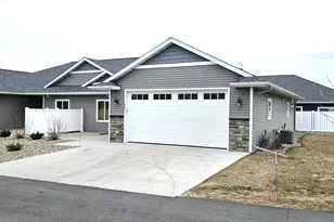 662 Voyager Dr, Alexandria, MN 56308 - Photo 1