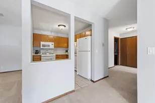 11160 Anderson Lakes Pkwy, Eden Prairie, MN 55344 - Photo 24