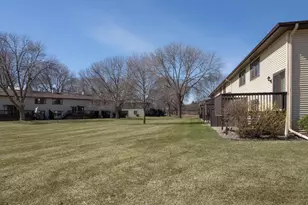 8751 Maplebrook Pkwy N, Brooklyn Park, MN 55445 - Photo 6