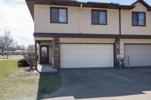 8751 Maplebrook Pkwy N, Brooklyn Park, MN 55445 - Photo 2