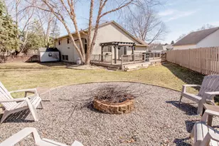 129 Hemlock Pl, Vadnais Heights, MN 55127 - Photo 10