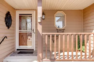 129 Hemlock Pl, Vadnais Heights, MN 55127 - Photo 2