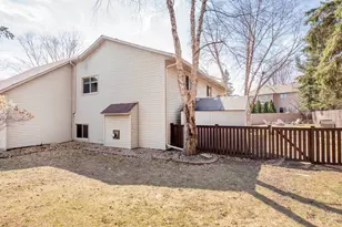 129 Hemlock Pl, Vadnais Heights, MN 55127 - Photo 14