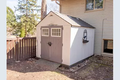 129 Hemlock Place, Vadnais Heights, MN 55127 - Photo 12