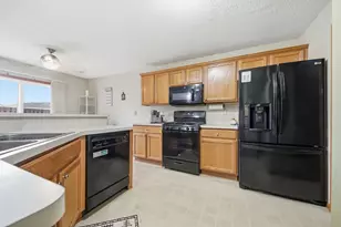 3512 Goodwin Ave N, Oakdale, MN 55128 - Photo 14