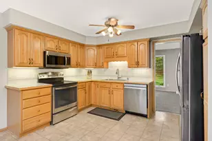 11140 Abbott Ln, Minnetonka, MN 55343 - Photo 2