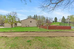 7821 Rimbley Rd, Woodbury, MN 55125 - Photo 6