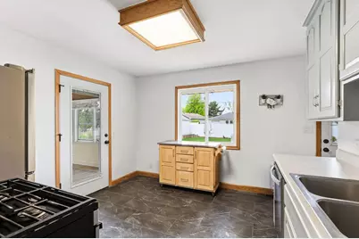 9224 15th Avenue S, Bloomington, MN 55425 - Photo 12