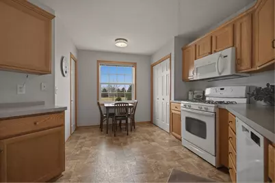 10272 Country Club Curve, Woodbury, MN 55129 - Photo 6