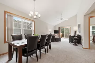 10272 Country Club Curve, Woodbury, MN 55129 - Photo 14