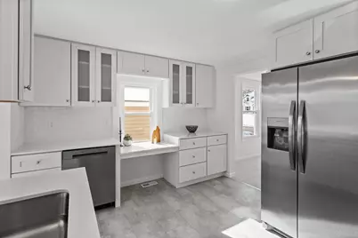 4241 Yosemite Avenue S, Saint Louis Park, MN 55416 - Photo 10