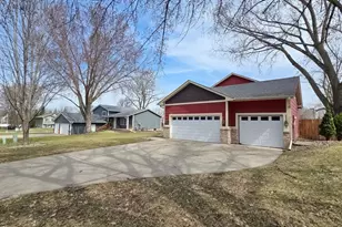 20828 Iran Ave, Lakeville, MN 55044 - Photo 2
