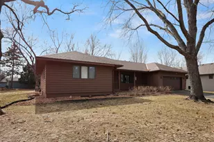 828 Brookwood Ln, Sartell, MN 56377 - Photo 4