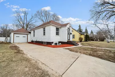 617 10th Avenue W, Alexandria, MN 56308 - Photo 6