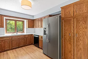 13880 Pennock Ave, Apple Valley, MN 55124 - Photo 14