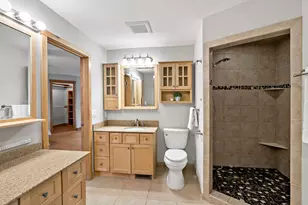 1287 Nursery Hill Ln, Arden Hills, MN 55112 - Photo 32