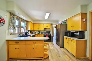 230 4th Ave SE, Aitkin, MN 56431 - Photo 2