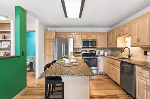 5454 Sanibel Dr, Hopkins, MN 55343 - Photo 10