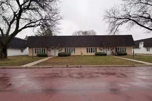 412 Holly Ln, Mankato, MN 56001 - Photo 1