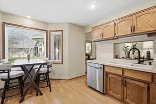2741 River Hills Dr S, Burnsville, MN 55337 - Photo 12