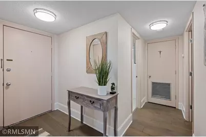 26 10th Street W #601, Saint Paul, MN 55102 - Photo 4