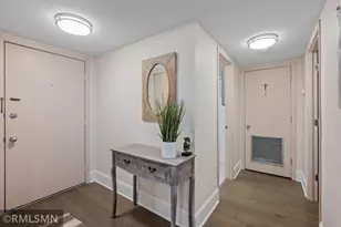 26 10th Street W, Saint Paul, MN 55102 - Photo 4