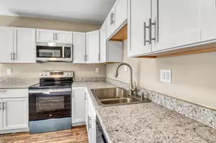 307 10th St N, Moorhead, MN 56560 - Photo 8