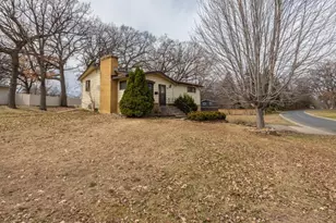 7901 Winsdale Street N, Golden Valley, MN 55427 - Photo 28