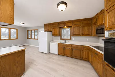 7901 Winsdale Street N, Golden Valley, MN 55427 - Photo 6