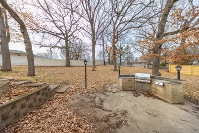 7901 Winsdale Street N, Golden Valley, MN 55427 - Photo 22
