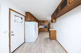 7901 Winsdale Street N, Golden Valley, MN 55427 - Photo 8