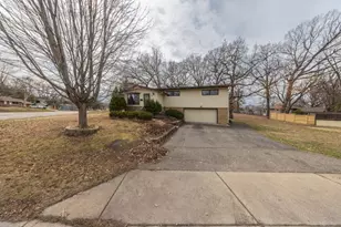 7901 Winsdale Street N, Golden Valley, MN 55427 - Photo 1