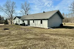 28169 Meadow Dr, Detroit Lakes, MN 56501 - Photo 10