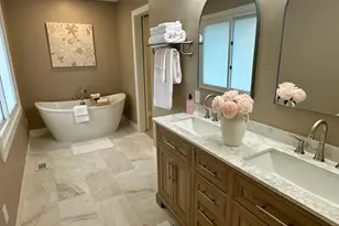 4021 Pebblebrook Dr, Bloomington, MN 55437 - Photo 14