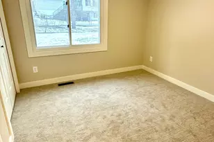 4021 Pebblebrook Dr, Bloomington, MN 55437 - Photo 18