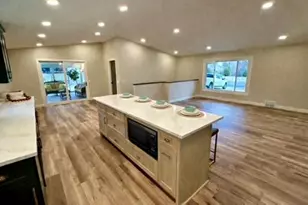 4021 Pebblebrook Dr, Bloomington, MN 55437 - Photo 4