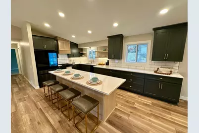 4021 Pebblebrook Drive, Bloomington, MN 55437 - Photo 2