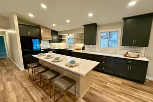 4021 Pebblebrook Dr, Bloomington, MN 55437 - Photo 2