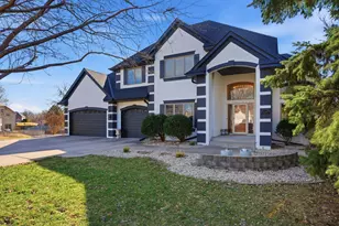 4230 Pineview Ln N, Plymouth, MN 55442 - Photo 2