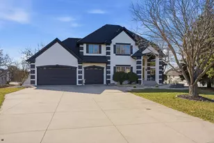 4230 Pineview Ln N, Plymouth, MN 55442 - Photo 4