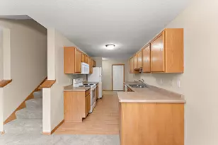 14975 Pinto Ln, Savage, MN 55378 - Photo 2