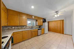 814 W Skaro St, Saint Peter, MN 56082 - Photo 6