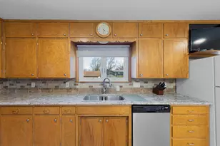 814 W Skaro St, Saint Peter, MN 56082 - Photo 8