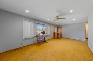 814 W Skaro St, Saint Peter, MN 56082 - Photo 4