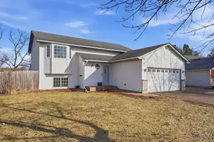 601 Horseshoe Ln, Braham, MN 55006 - Photo 6